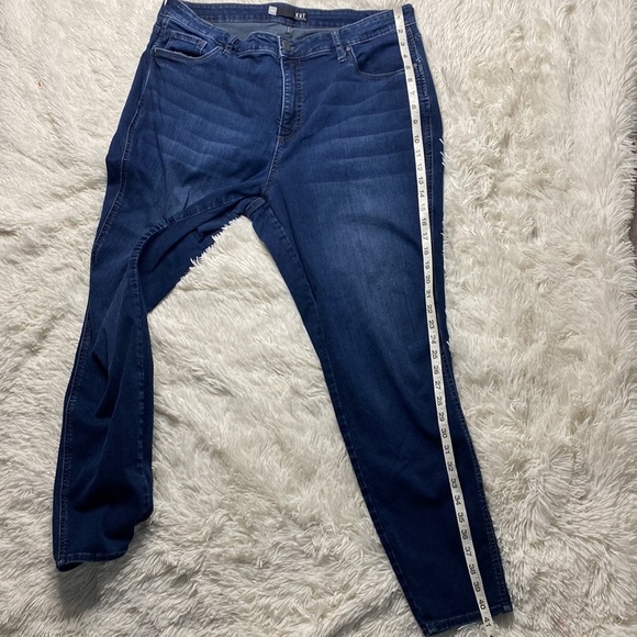 Kut from the Kloth Diana Fab Ab High Rise Relaxed Fit Skinny - Picture 8 of 9